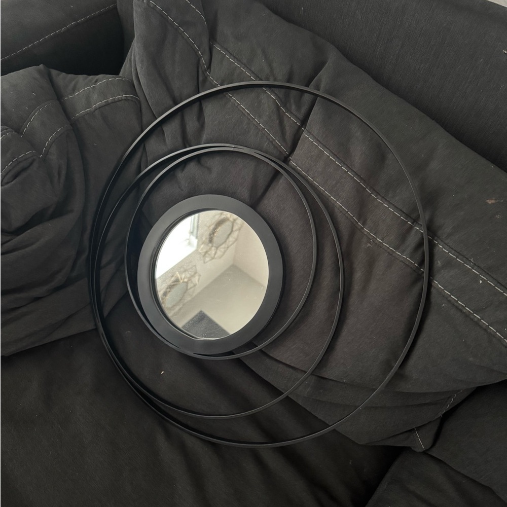 Safavieh Black Circular Wall Mirror